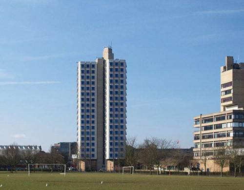 莱斯特大学