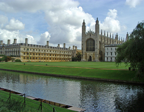 巴斯大学